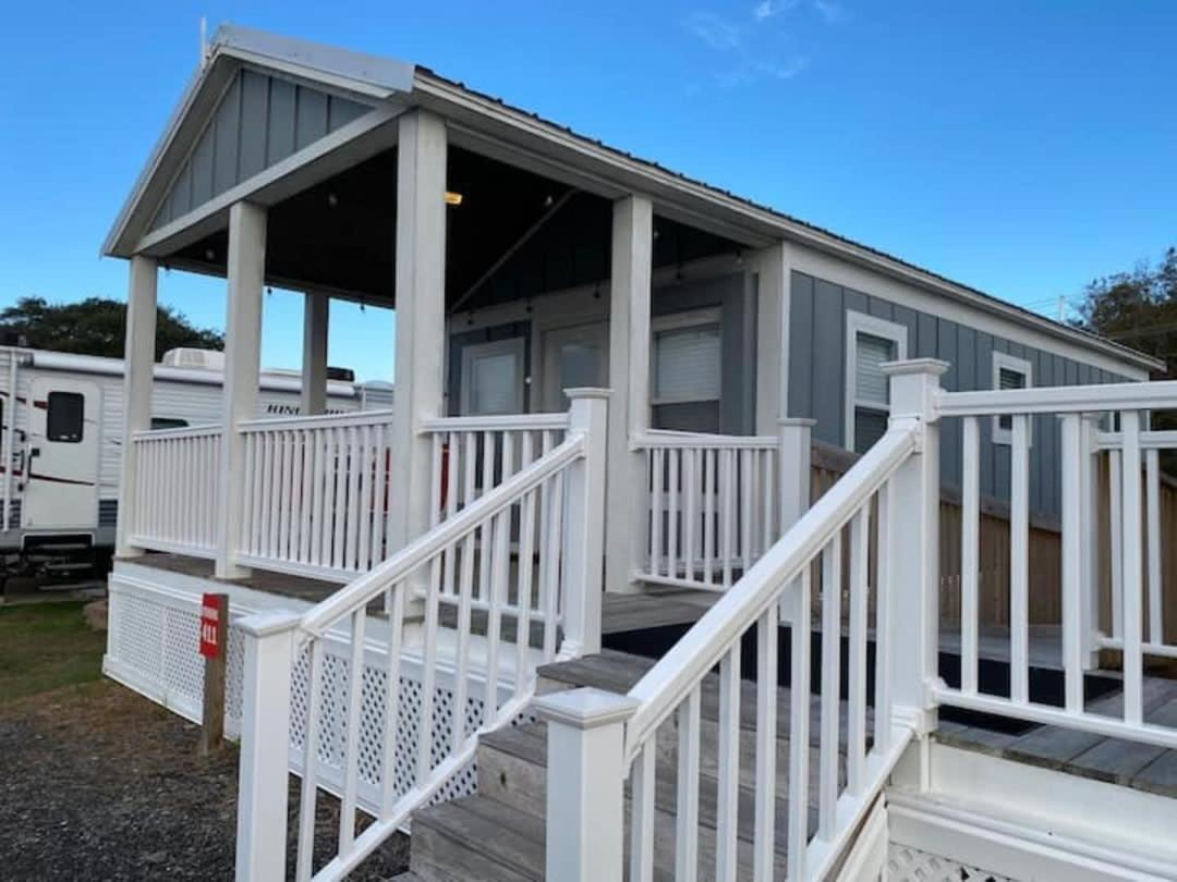 Surf City 2Br Park Home With Waterfront View And Parking Eksteriør billede