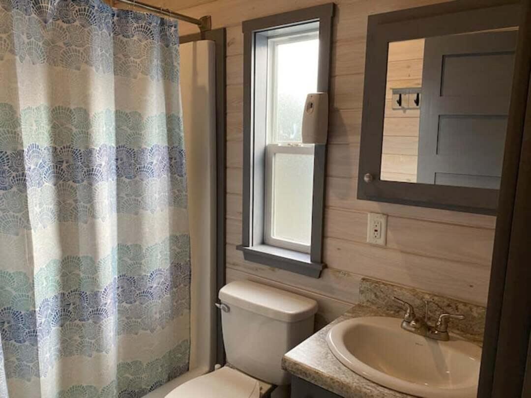 Surf City 2Br Park Home With Waterfront View And Parking Eksteriør billede