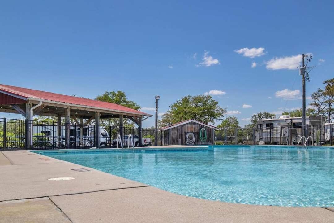 Surf City 2Br Park Home With Waterfront View And Parking Eksteriør billede