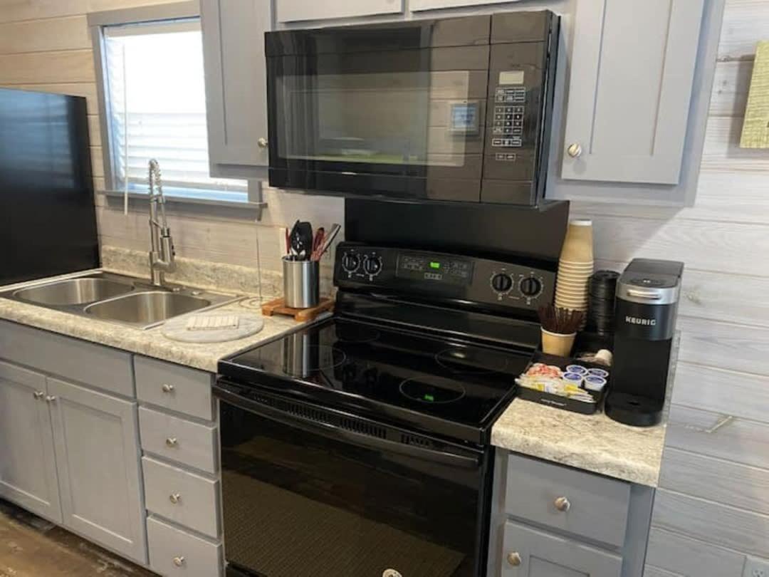 Surf City 2Br Park Home With Waterfront View And Parking Eksteriør billede