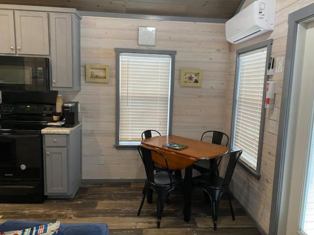 Surf City 2Br Park Home With Waterfront View And Parking Eksteriør billede