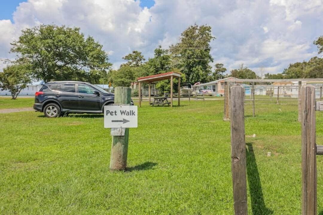 Surf City 2Br Park Home With Waterfront View And Parking Eksteriør billede